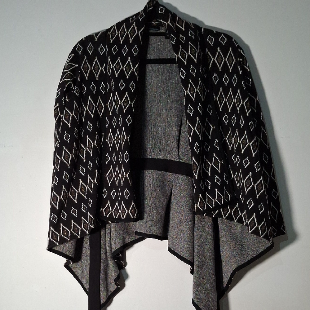 Moda International Black and White Diamond Pattern Poncho